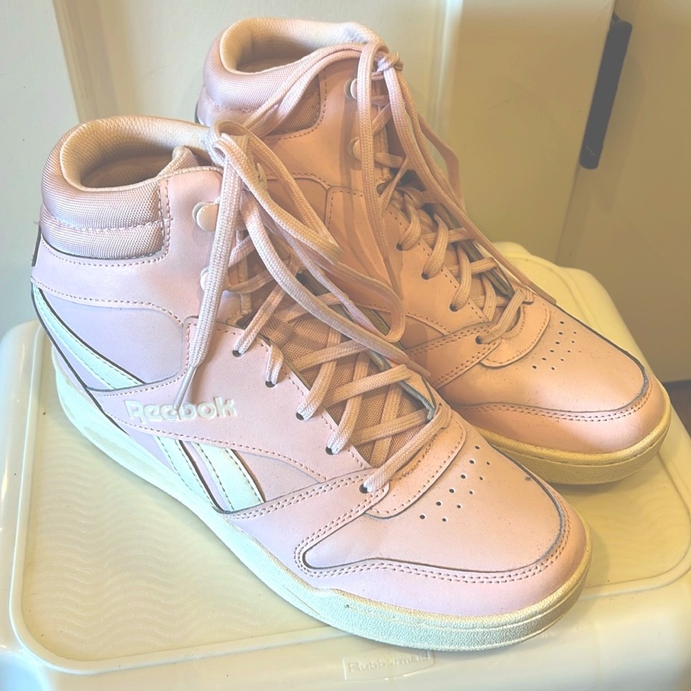 Excellent condition Light Pink Reebok Classic High Tops